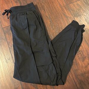Lululemon dance studio joggers w/ pockets